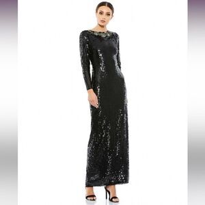 Mac Duggal  Beaded Neckline Sequins Black 
Long Sleeve Dress.Size 6